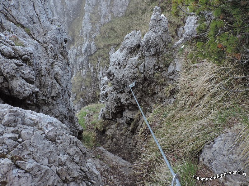 70 Ferrata MAURIZIO Anticima est Monte Alben.JPG -           